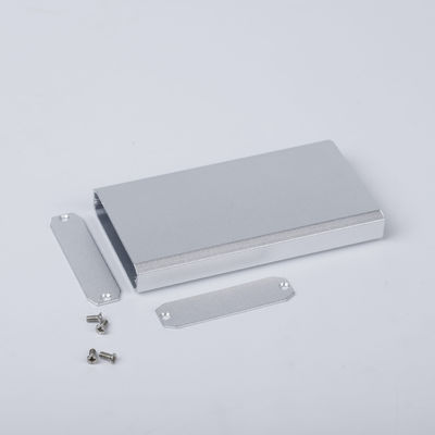 52*13*110mm Anpassungsfähiges Flachaluminiumgehäuse in silberner Farbe für Elektronik-PCB-Fitting